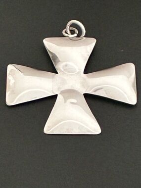 Vintage Runway 1983 HARLENE KOREY KALIBRE Sterling Maltese Cross 14.5g 2.5"